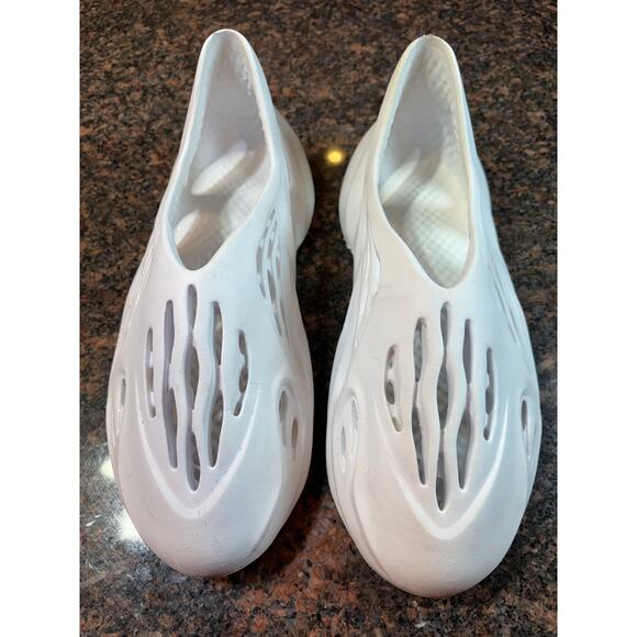 Adidas Yeezy Ararat White Foam Runners Size 43 (Mens 9/9.5) Excellent Cond - Picture 11 of 13